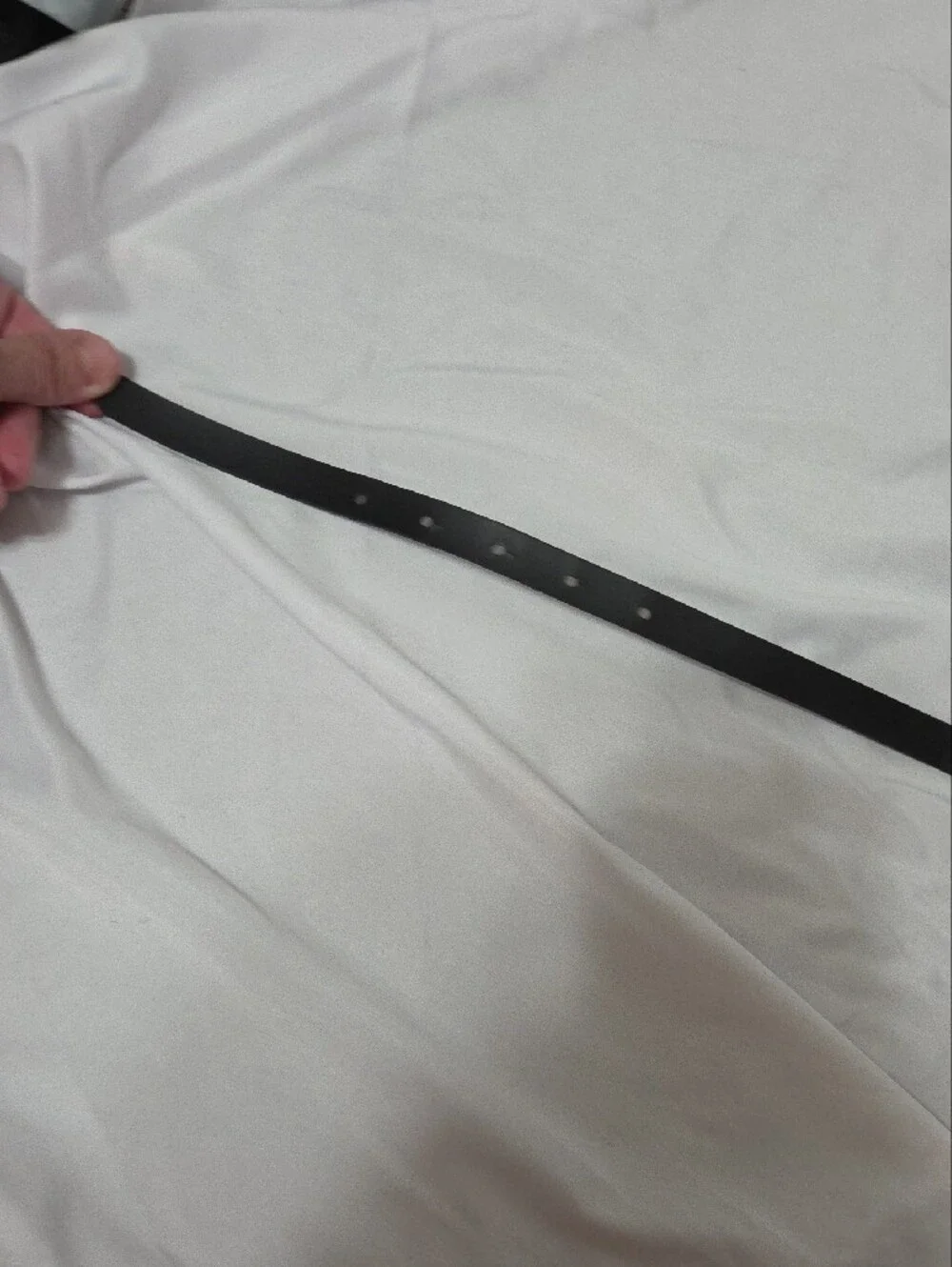 Black Glossy Narrow Belt With Bow Clasp, Size Large 30-34, Like New Condition